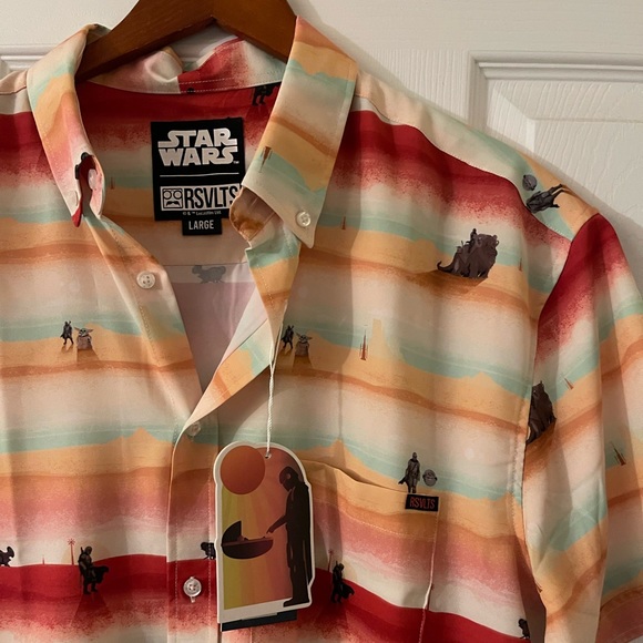 Star Wars Mandalorian “Layers” Men’s Short Sleeve Shirt - Picture 2 of 6